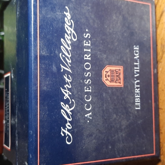 Lang and Wise Liberty Village Lady with dog and topiary - Picture 5 of 6